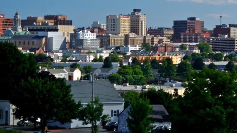 Portland (Maine) ofrece buena comida y una hermosa vista del Atlántico durante todo el año, pero es un lugar ideal para contemplar exquisitos follajes otoñales.