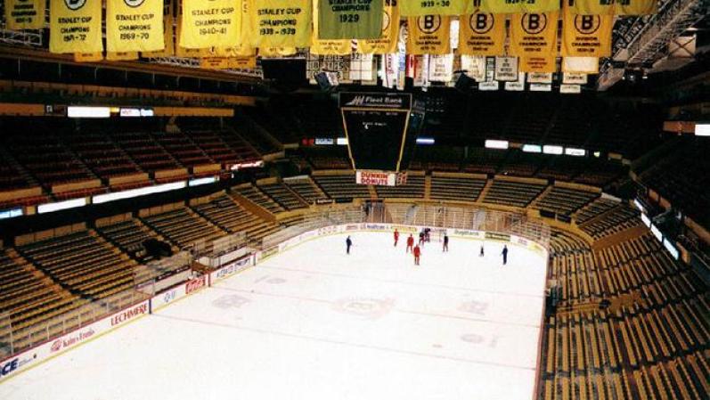 Boston Garden. El famoso estadio cubierto se construyó en 1928 y fue demolido en 1997. Aquí se llevaron a cabo múltiples conciertos, juegos de la NHL y de la NBA, así como una edición del Masters de tenis (en 1973).