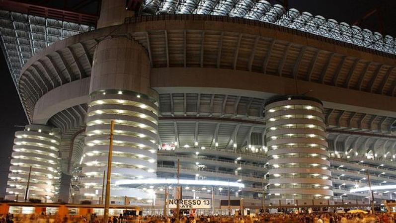 Estadio Giuseppe Meazza. Conocido como San Siro, el estadio italiano abrió en 1926 cuando 35,000 espectadores vieron al Inter de Milán derrocar al AC Milán con un marcador de 6-3.