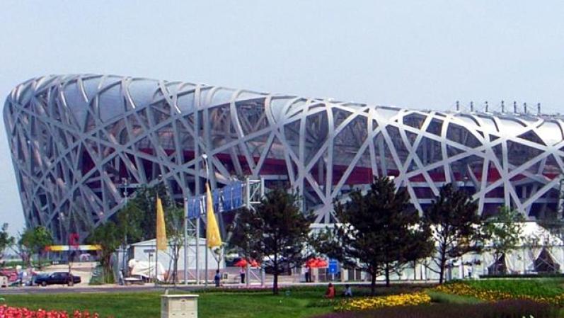 Estadio Nacional de Pekín. El estadio con capacidad para 91,000 personas -conocido entre los chinos como el "nido de pájaros" por su aspecto exterior- se construyó para celebrar uno de los mayores eventos a nivel mundial: los Juegos Olímpicos del 2008.