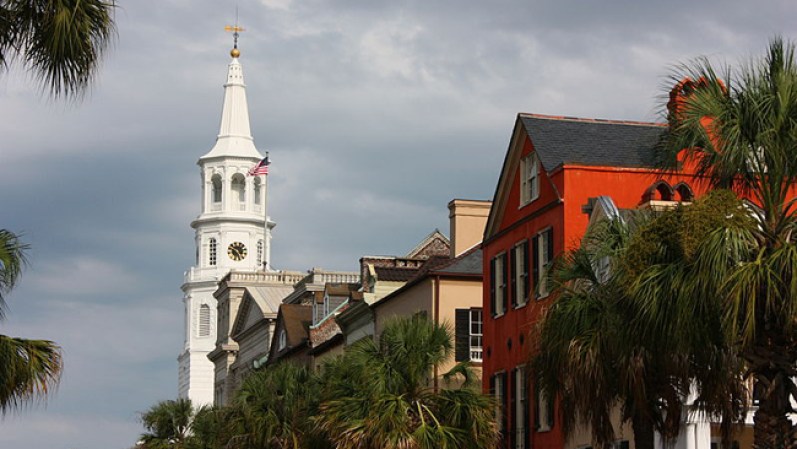 Charleston, Carolina del Sur: La ciudad cuenta con programas que promueven el emprendimiento con competencias, cursos de desarrollo y eventos para establecer contactos. Además, ofrece incentivos, como reclutamiento de personal y programas de entrenamiento.