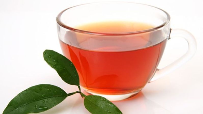Té: Beber esta infusión ayuda a endurecer las membranas de la garganta y también reduce el dolor que produce la gripe