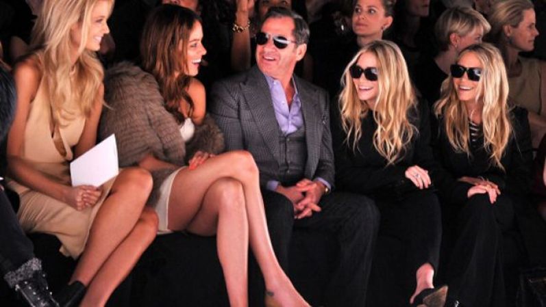 ¡Un dúo muy glamoroso! Las mellizas Olsen, actrices y diseñadoras, son habitués de las Semanas de la Moda. Las chicas, por supuesto, ven los desfiles en primera fila, como el de J.Mendel en septiembre pasado en el Mercedes-Benz New York Fashion Week.