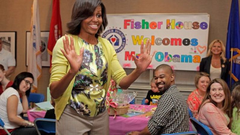 La primera dama, Michelle Obama celebra Pascuas con las familias de militares.