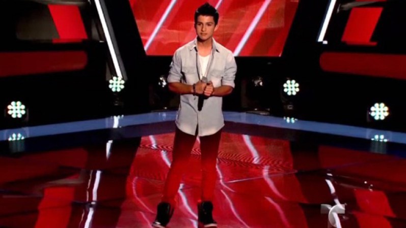 Christian Ruiz interpretó “Tu Mirada”. Si bien ninguno de los “coaches” se volteó, todos elogiaron su look y le dijeron que siga adelante practicando.