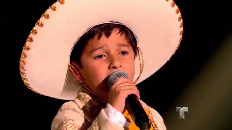 Christopher, de apenas siete años, interpretó “Me encantas” y Roberto Tapia se volteó porque lo quiere en su equipo.