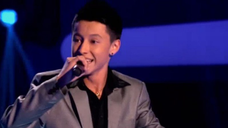 Ryan de San Antonio, Texas cantó “Ella pa´lla”. Los tres jueces se voltearon, pero él escogió a Prince Royce.