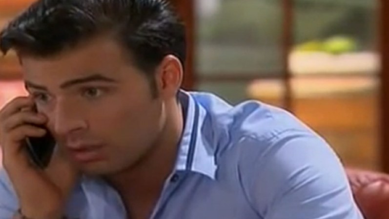 Bruno convence a Bianca de seguir viviendo su pasión prohibida.