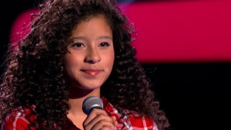 Aimee Miranda de 12 años de padres ecuatorianos vino de Nueva York para cantar el famoso tema de Beyonce 'If I were a boy'. La jovencita entregó todo en el escenario, sin embargo, no logró cautivar a los coaches con su voz.