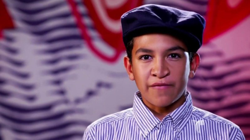 Hugo de 13 años Ontario, California cantó su versión de "Nada es para siempre", de Luis Fonsi. Los tres coaches adoraron su interpretación, pero él único que volteó su silla fue Roberto Tapia y sumó a este gran talento a su equipo.