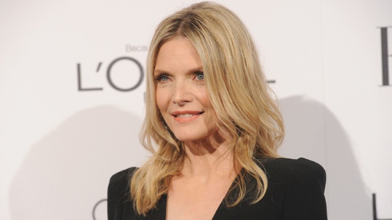 Michelle Pfeiffer. Ganó el título de Miss Orange County en 1978, y participó del concurso Miss California ese mismo año, ganando la sexta posición. Luego de su participación en estos certámenes, consiguió un agente y comenzó a hacer audiciones para cine y televisión.