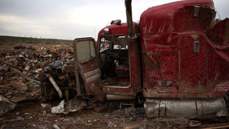 Segundo día de tormentas y fuertes tornado que han azotado algunos estados del país dejando 11 nuevas muertes.