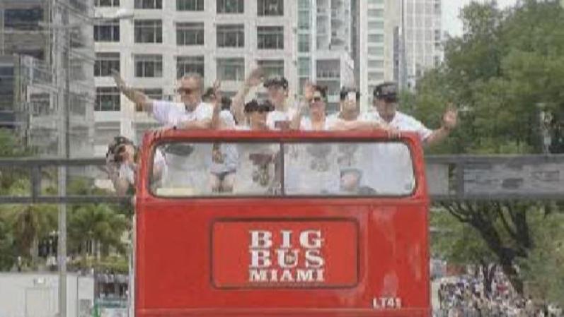 Magistral desfile de la victoria de los campeones Miami Heat