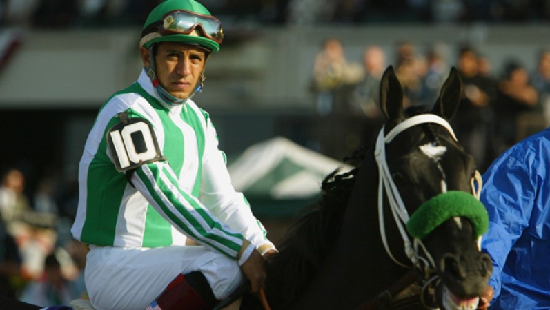 NBC transmitirá el Kentucky Derby este sábado 3 de mayo desde las 4pm ET. Entre los latinos está Víctor Espinoza, de México, quien competirá con el caballo con la calificación más alta, California Chrome.