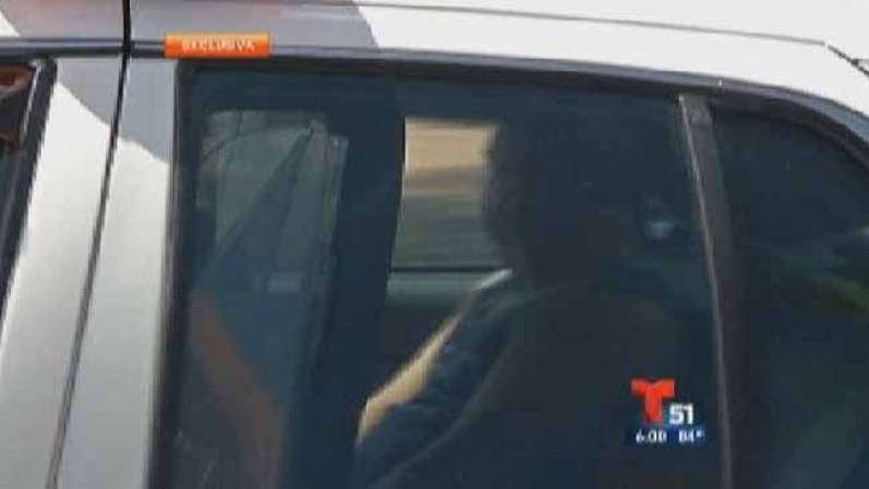 Un hombre, cuya identidad no ha sido revelada fue arrestado, aparentemente en la casa vive una familia entera.