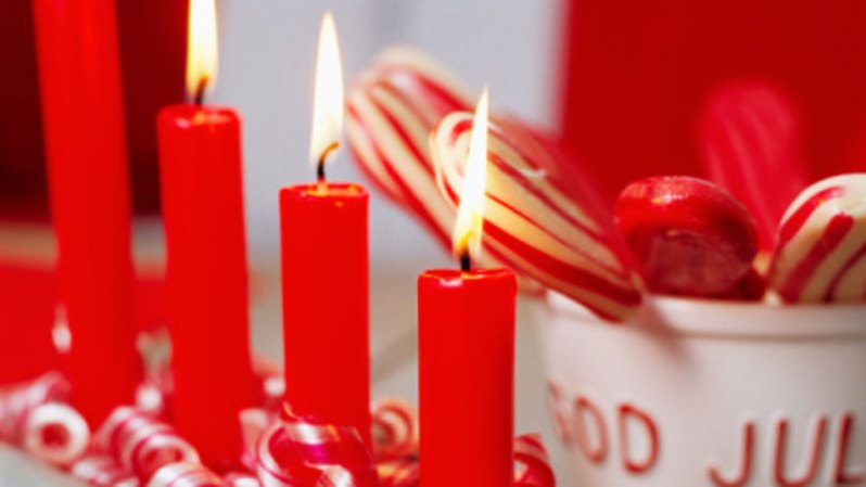 Aparte del furor por la fiesta y los regalos, la temporada navideña también se caracteriza por la decoración que la acompaña. Aquí algunos ejemplos de como adornar el hogar sin gastar mucho dinero.