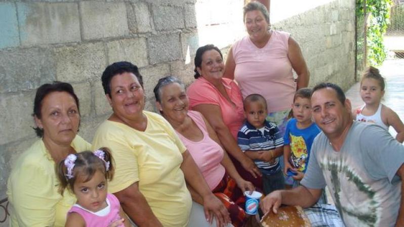 hermanos y mama juntos otra vez