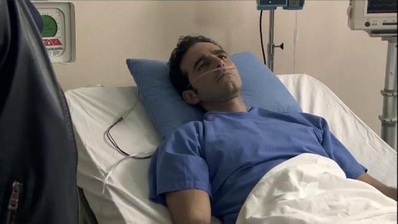 El Turco sale del coma, Marco lo visita y le propone protección y libertad a cambio de toda la información sobre los Casillas.