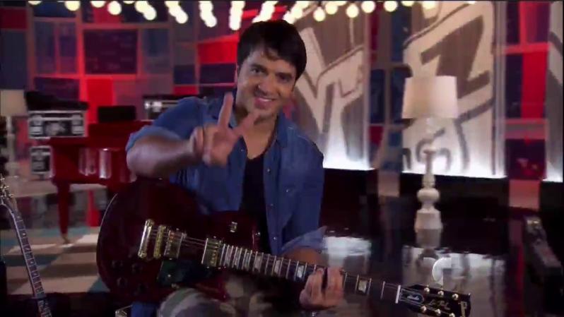 Los coaches se dedicaron a entrenar a sus equipos brindándoles consejos, junto a artistas famosos como Olga Tañon, Luis Fonsi y Frankie J.