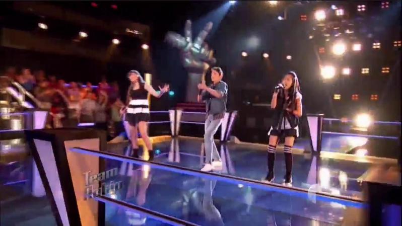 Para la quinta batalla era el turno de Sebastian, Kayley y Alanis, tres talentos de origen puertorriqueño que vinieron a cantar "Locked out of Heaven".