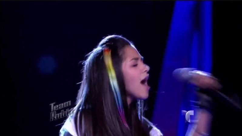 Alanis sorprendió a todo el público con ese estilo tan desenfadado y rocker.