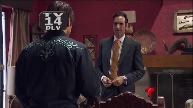 El Turco se opone a que Aurelio traicione a su suegro.