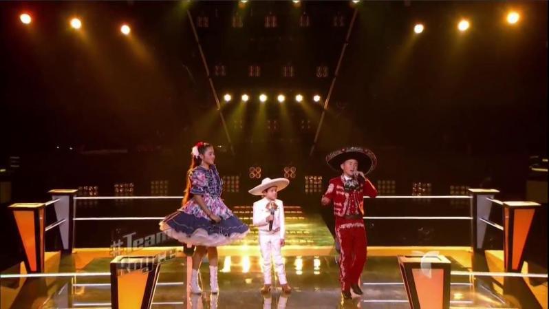Del Team Rubio, los niños brillaron con sus trajes regionales.