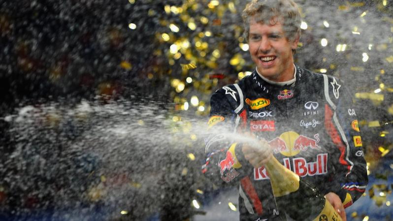 Vettel campeón de la Fórmula Uno - El alemán fue el gran responsable de que el Mundial de Fórmula Uno de 2011 fuera un total aburrimiento. Acaparando casi todas las poles position de los sábados y confirmando luego los domingos, hizo del campeonato un monólogo y se quedó con el título sin atenuantes.El piloto de Red Bull es el más joven bicampeón de la historia de la máxima categoría del automovilismo mundial.