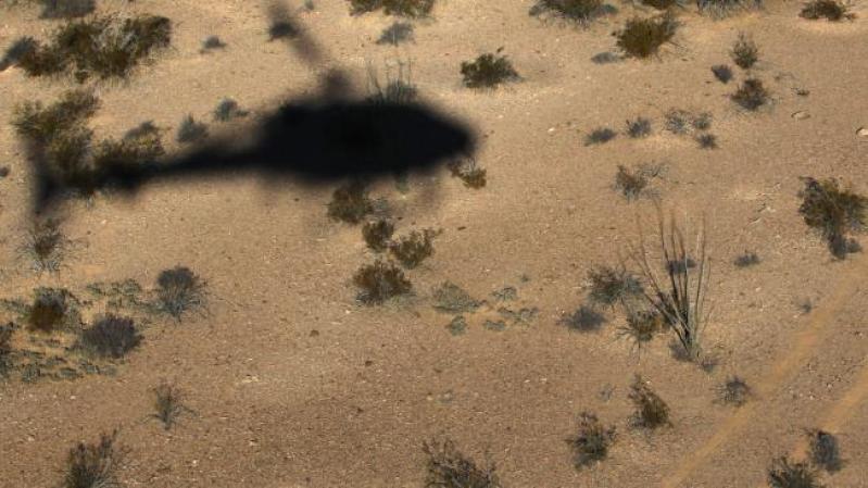 Helicópteros de los Estados Unidos patrullan no sólo en búsqueda de indocumentados que buscan cruzar la frontera, sino las diferentes rutas de los cárteles.
