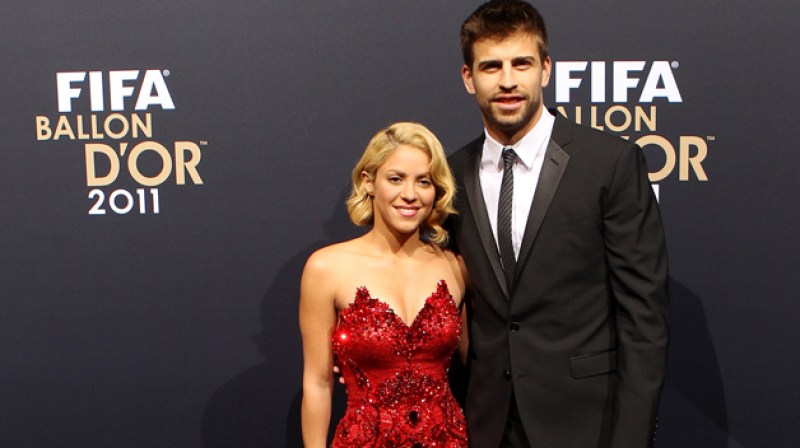 ZURICH, SWITZERLAND - JANUARY 09: Gerard Pique of Barcelona with Shakira during the red carpet arrivals for the FIFA Ballon d'Or Gala 2011 on January 9, 2012 in Zurich, Switzerland. (Photo by Scott Heavey/Getty Images)