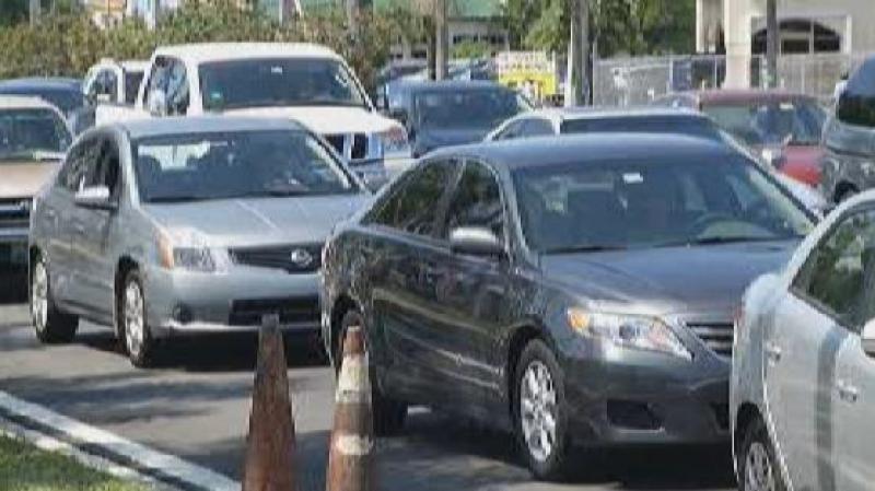 El accidente fatal ocurrió en la US 1 cerca de la calle 160 del suroeste. Una persona murió y otra fue llevada al Hospital Jackson Memorial. El tráfico se bloqueó.