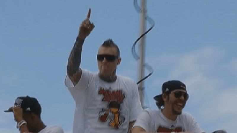 Magistral desfile de la victoria de los campeones Miami Heat.