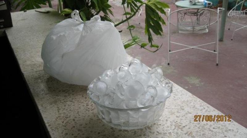 Hielo en cubitos, agua filtrada<br />Precio: 1 cuc