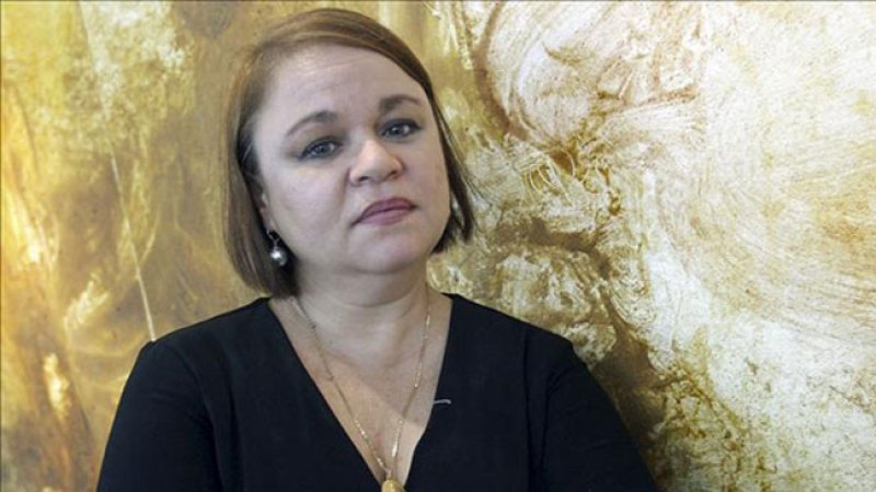 Zoe Valdés escribirá sobre Batista