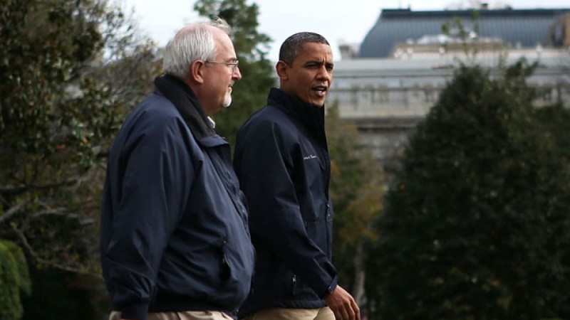 Barack Obama, junto con el administrador de FEMA, Craig Fugate, antes de partir a Nueva Jersey a ver a las víctimas de Sandy.