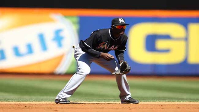 Adeiny Hechavarria #3 de Los Marlins. Short Stop. Esta temporada recibe $2,750,000 dólares. Nació: 4/15/1989 en Santiago De Cuba, Cuba.