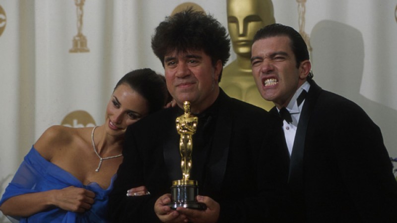 Los actores harán papeles especiales en "Los Amantes Pasajeros", la nueva película de Almodovar.