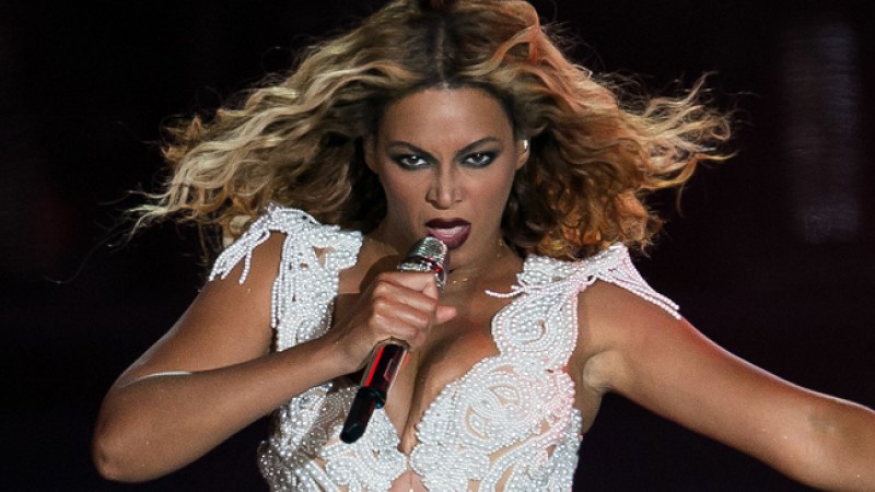 Beyonce canta en español en México