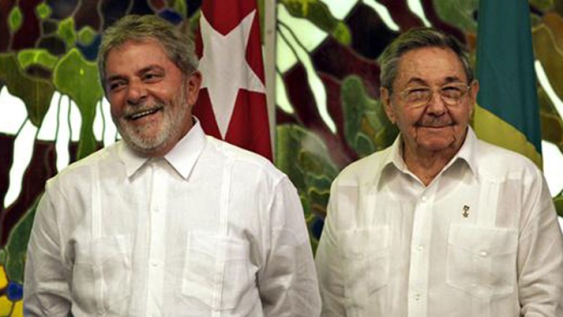 Lula y Raúl Castro.