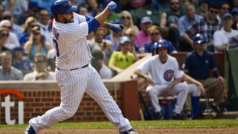 3 jonrones de Navarro y ganan los Cubs