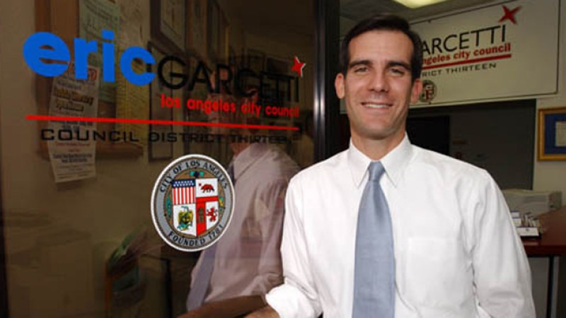 El concejal Eric Garcetti encabeza un taller para evitar que jóvenes sean deportados.