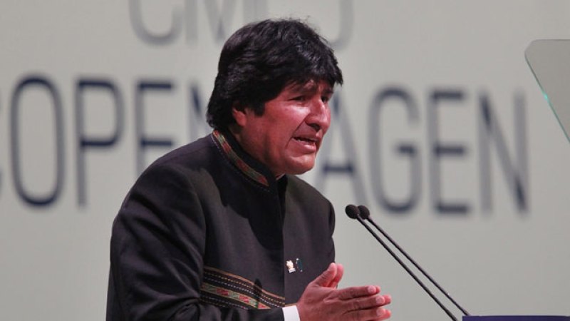 Chávez hace fisioterapia, dice Evo Morales