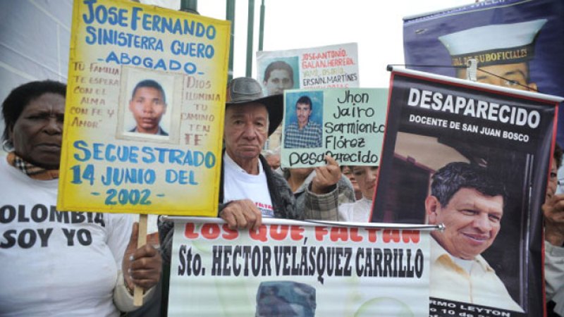 "Vamos a ir a Cuba para que la guerrilla de las FARC diga la verdad", aseguró Miryam Torres, madre de Juan Camilo Mora, un joven administrador de empresas que, según ella, fue secuestrado por los rebeldes.