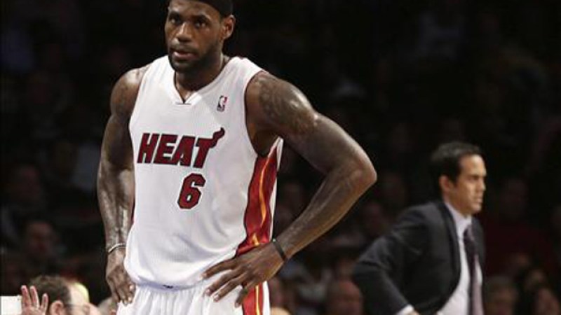 Lebron James y Spoelstra.