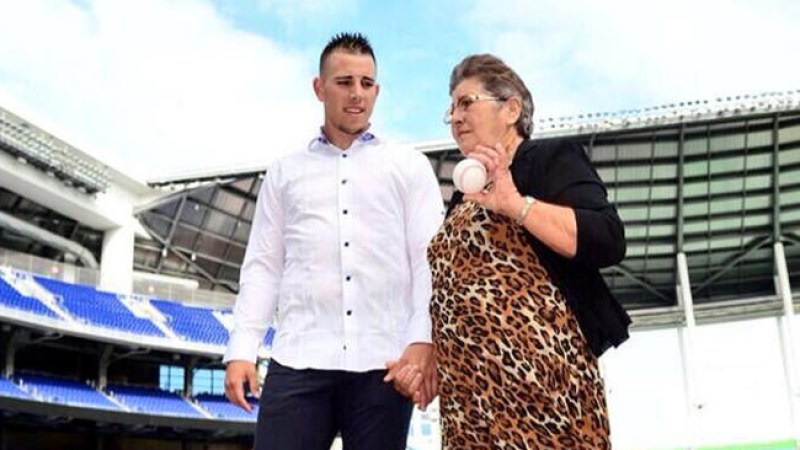 José Fernández y su abuela.