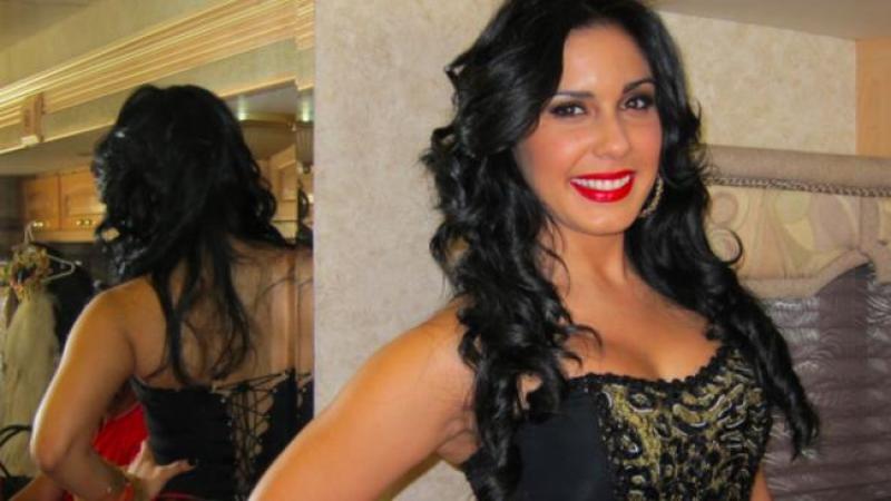 Madai, una de las artistas que se presenta en la tarima de Telemundo 51.