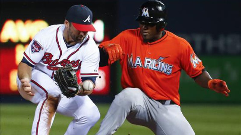 Marlins vencen a los Bravos.