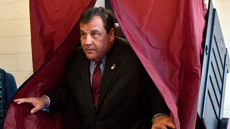 Christie:"más beneficios, más inmigrantes"