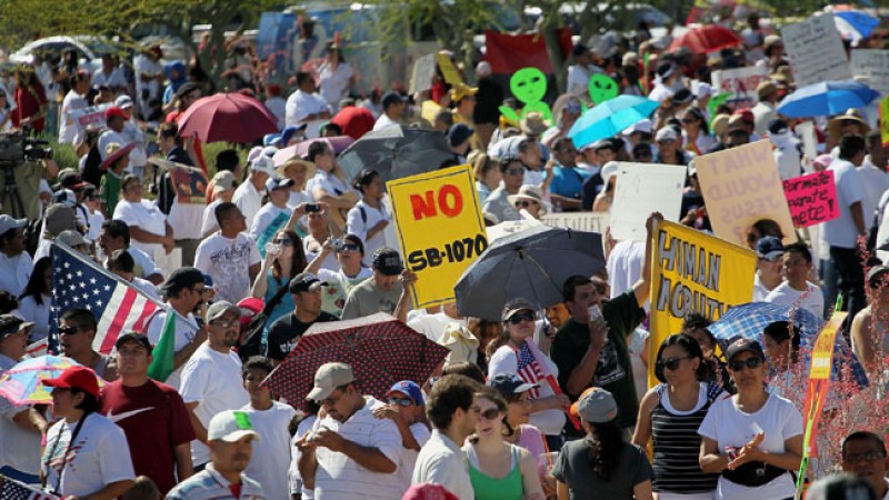 Unas 50 mil personas habrían participado en la marcha de protesta por la cláusula 2b que este miércoles ratificaron.
