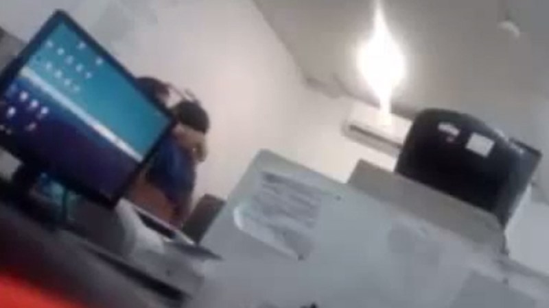 Pillan a funcionario en pleno acto sexual